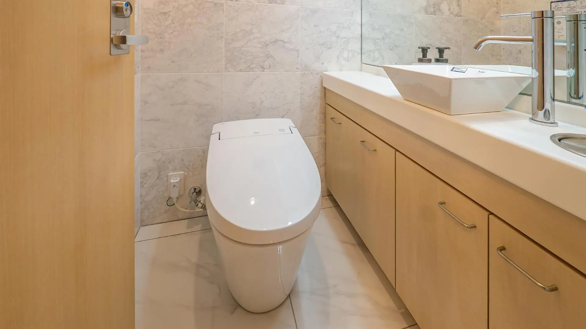 Toyoko Inn Yokohama-Eki Nishi-Guchi Yokohama  Yokohama (Kanagawa)